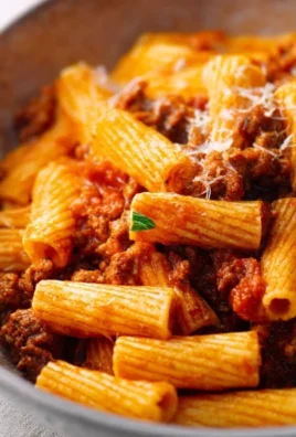 Beef Pasta in Tomato Sauce {Beef Ragu Pasta}